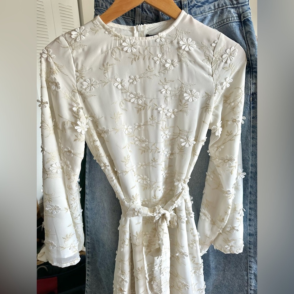 White floral bell sleeve maxi dress!
